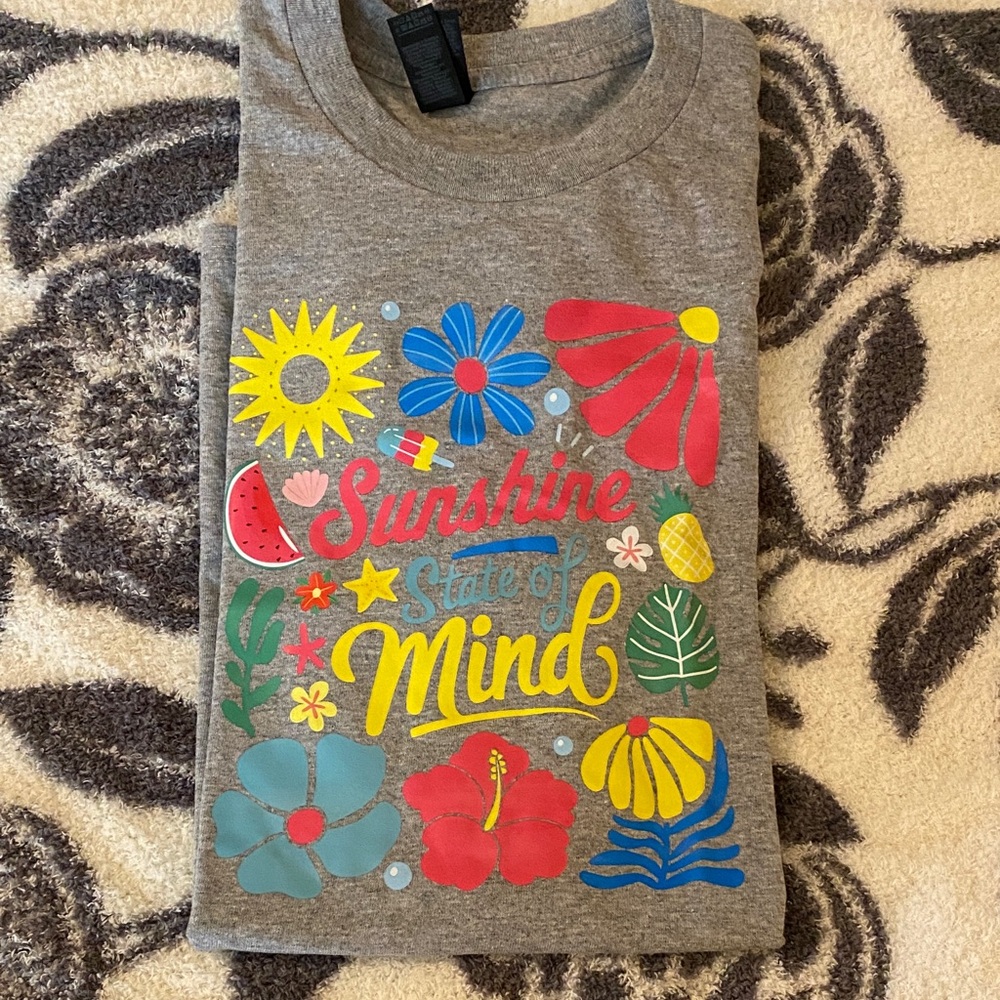 Womans Gray 'Sunshine State of Mind' Graphic Tee - Yellow & Red Accents
